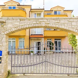 Отель Catalina, Медулин